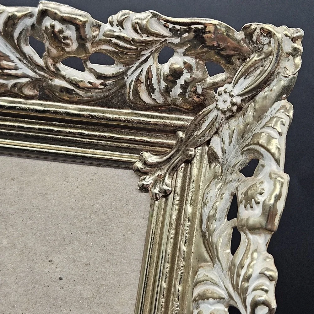 VTG Scrollwork Ornate Hollywood Distressed Gold Metal Photo Picture Frame 11x14